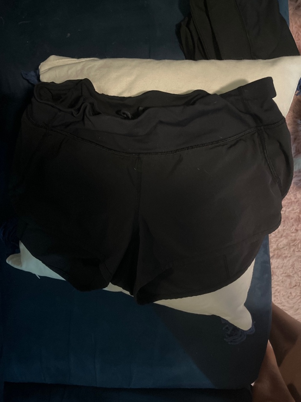 Lululemon shorts black Size 6